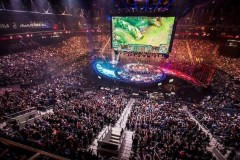 现场观众齐唱《孤勇者》 电竞精神拉满